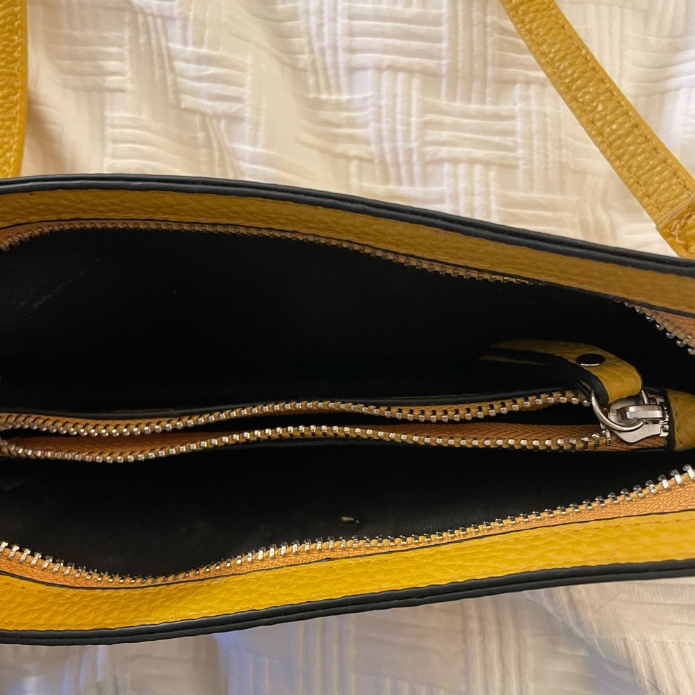 Tahari purse - Picture 3 of 3
